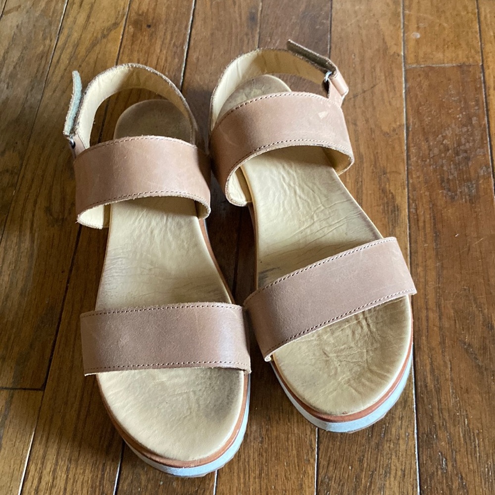 Nisolo Almond Go-To Platform Sandal Size 9